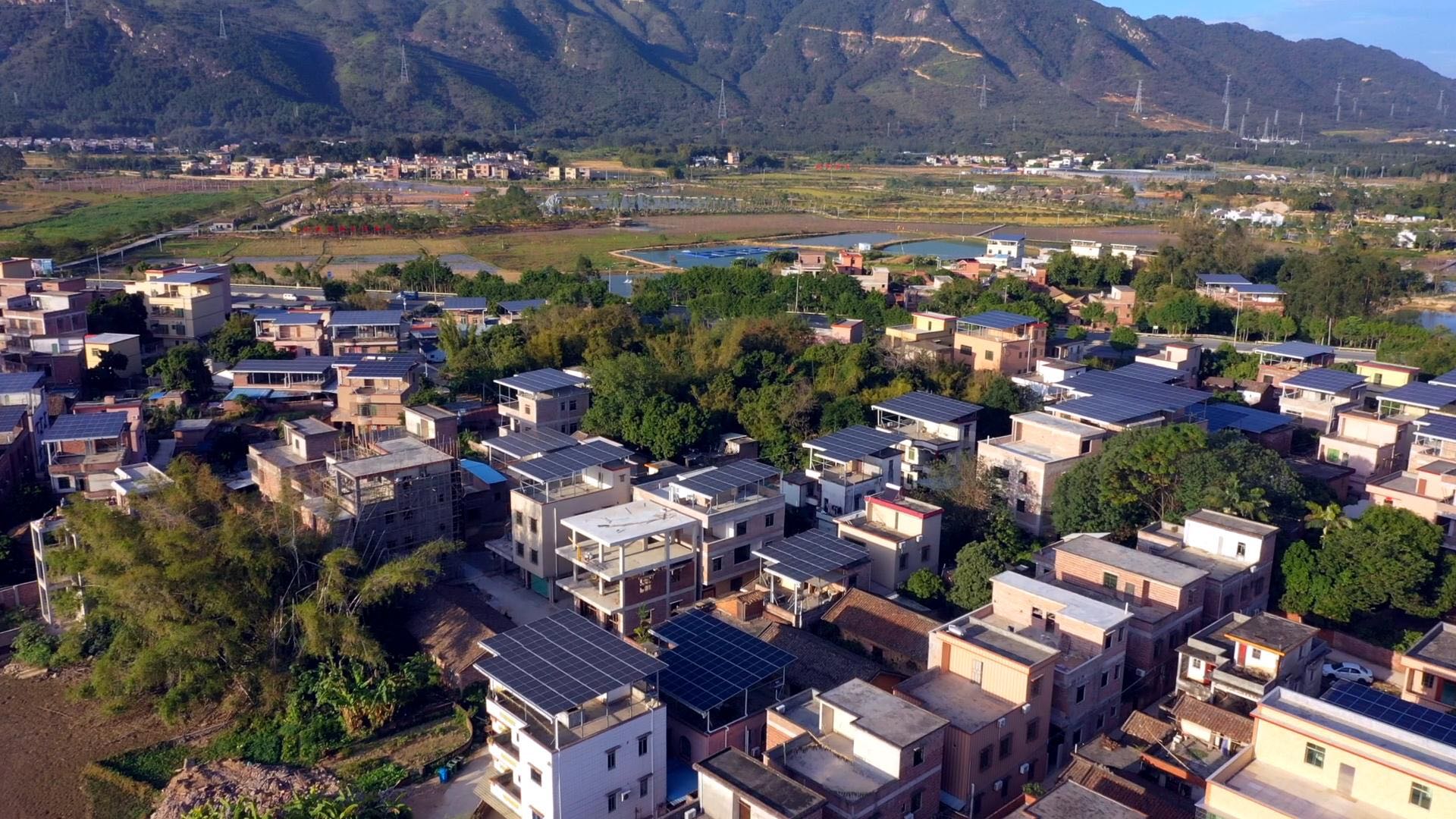 深入实验农村电网牢靠提升工程，户用光伏等新能源应并尽并，大力帮扶推动生长！！！